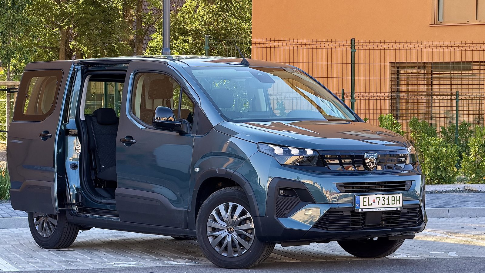 Elektromobil ako služobné auto