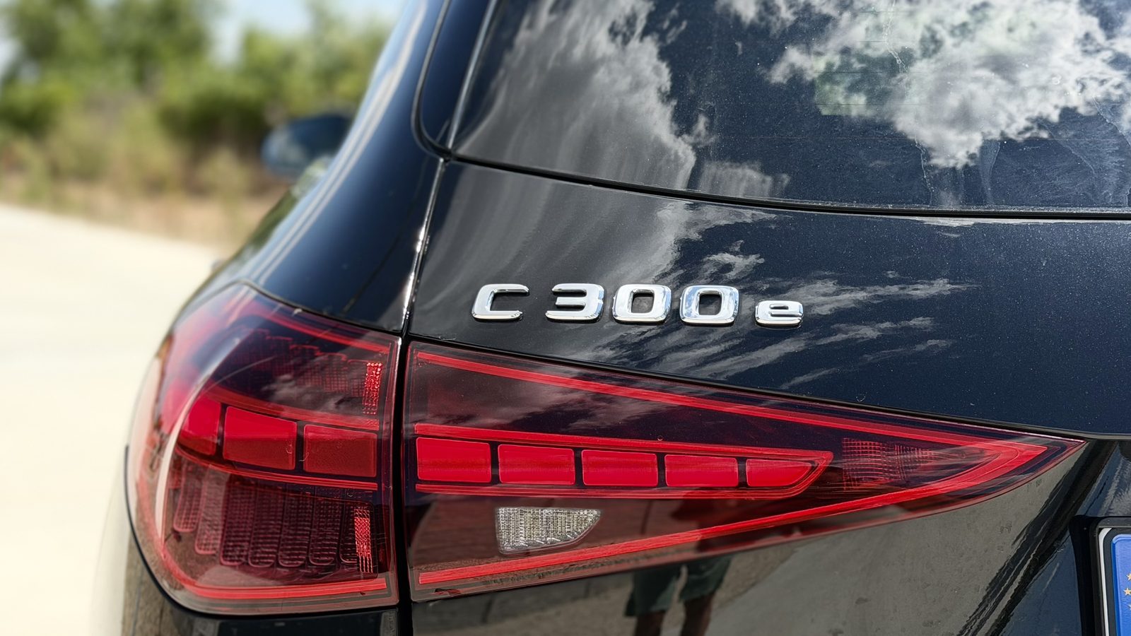 Hybrid, plug-in, alebo elektro?